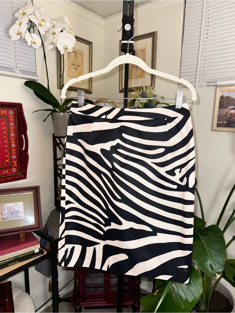TRENDING: H&M Black & White Zebra Print Pencil Skirt